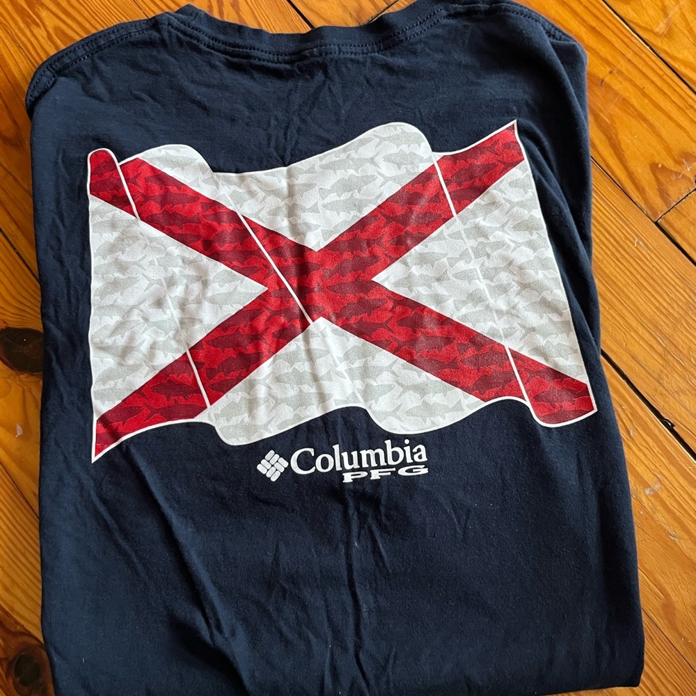 Columbia t-shirt